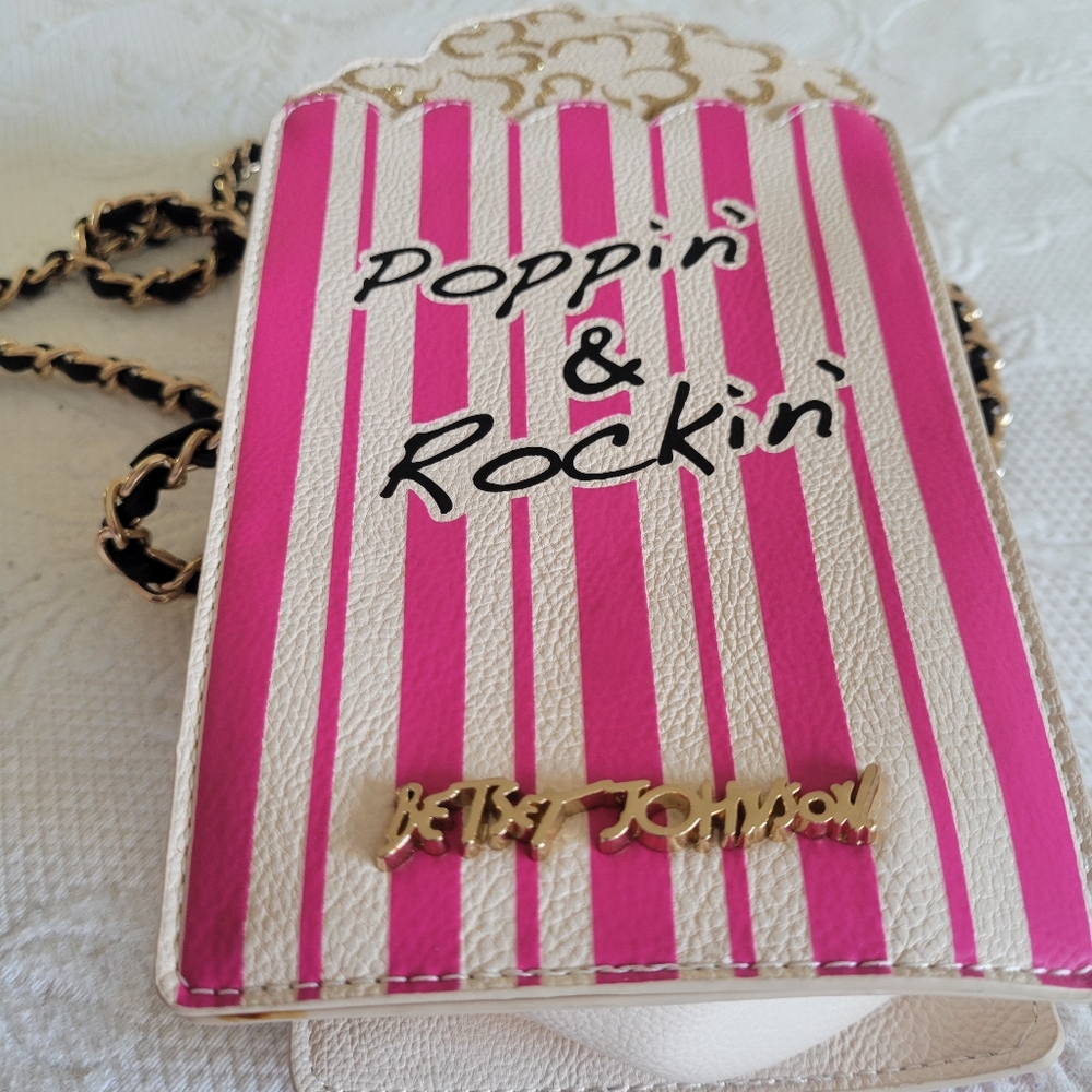 Betsey johnson pink in a jiff popcorn crossbody bag